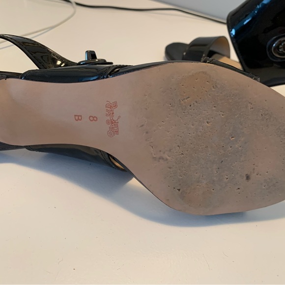 Beautiful Coach black patent leather heels. - Picture 3 of 4